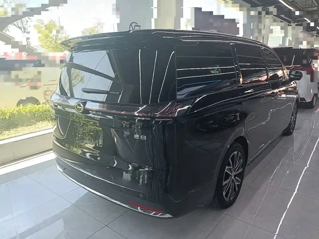 GAC Motor Trumpchi E8 PHEV — миниатюра 7