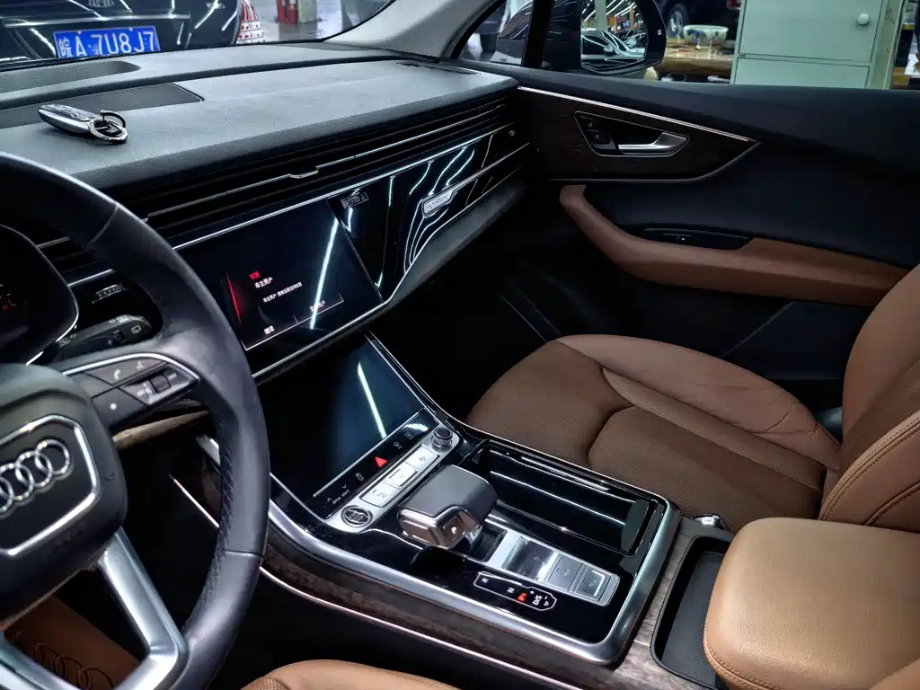 Audi Q7 — миниатюра 3