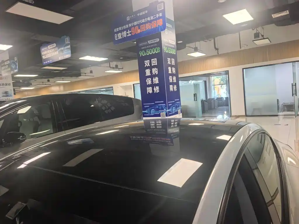 Tesla Model 3 — миниатюра 5