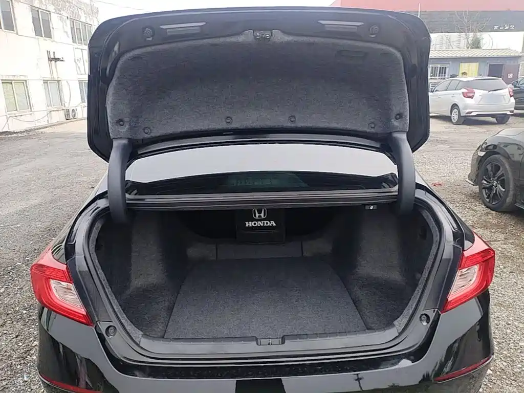 Honda Accord — миниатюра 19
