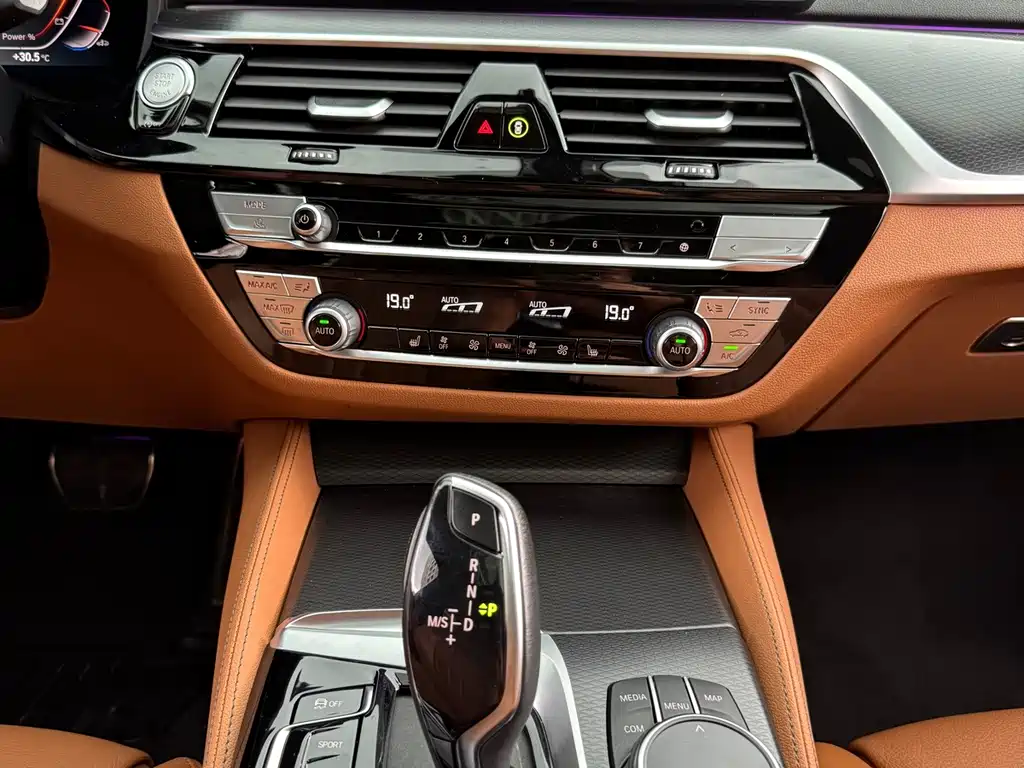 BMW 5 Series (Import) — миниатюра 8