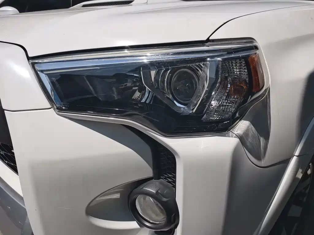 Toyota 4Runner — миниатюра 9