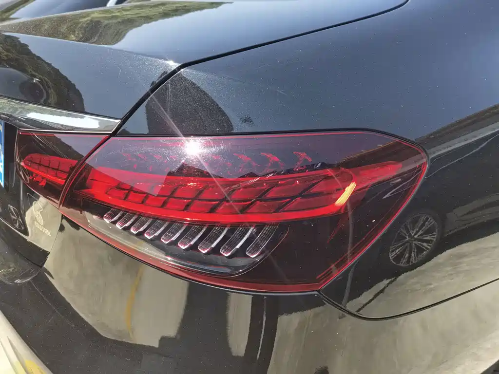 Mercedes-Benz E-Class — миниатюра 13