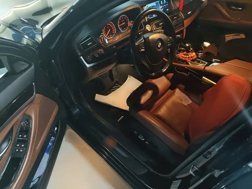 BMW 5 Series — миниатюра 12