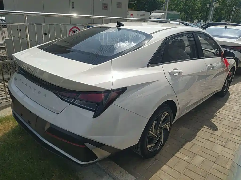 Hyundai Elantra 2023 1.5L CVT GLX Elite