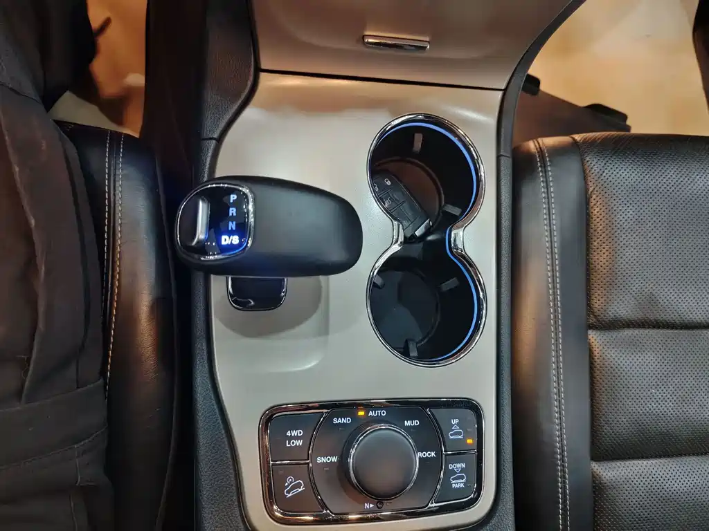 Jeep Grand Cherokee (Import) — миниатюра 6