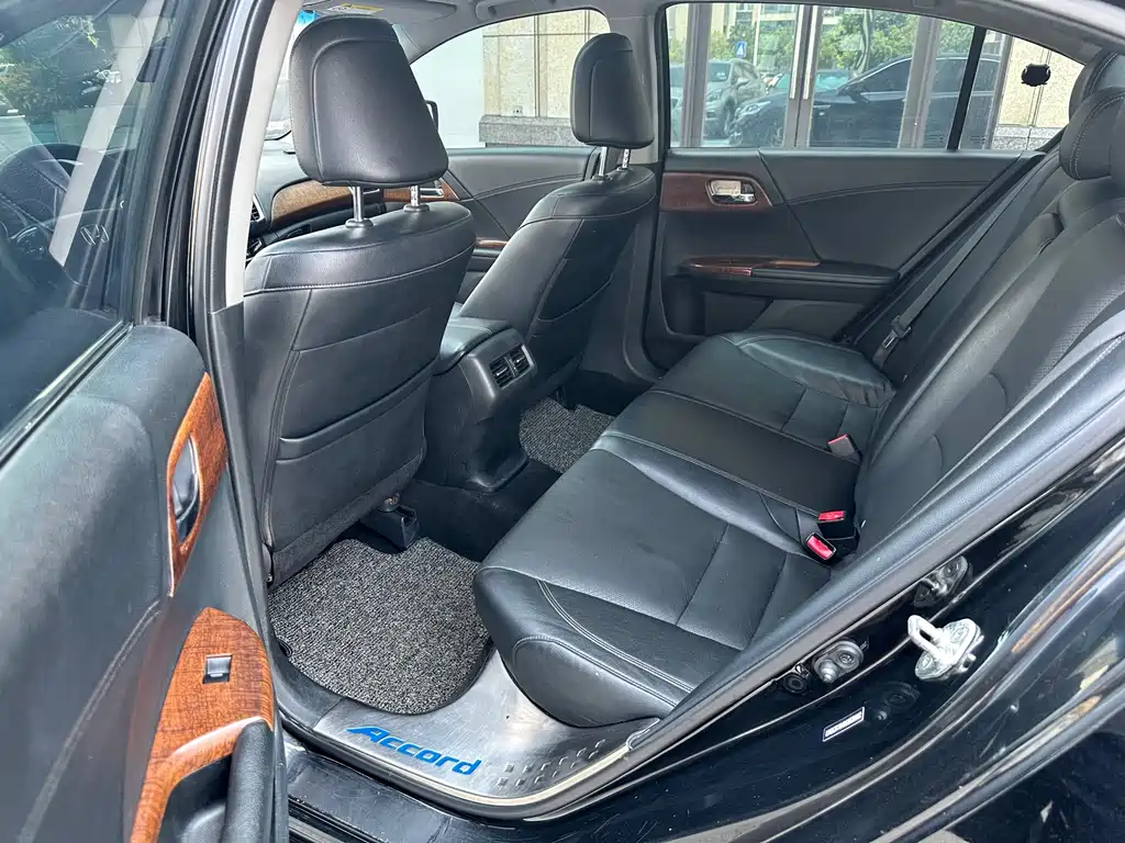 Honda Accord — миниатюра 6