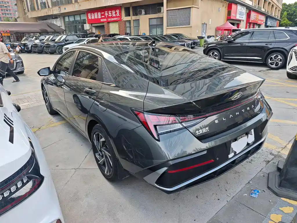 Hyundai Elantra — миниатюра 14