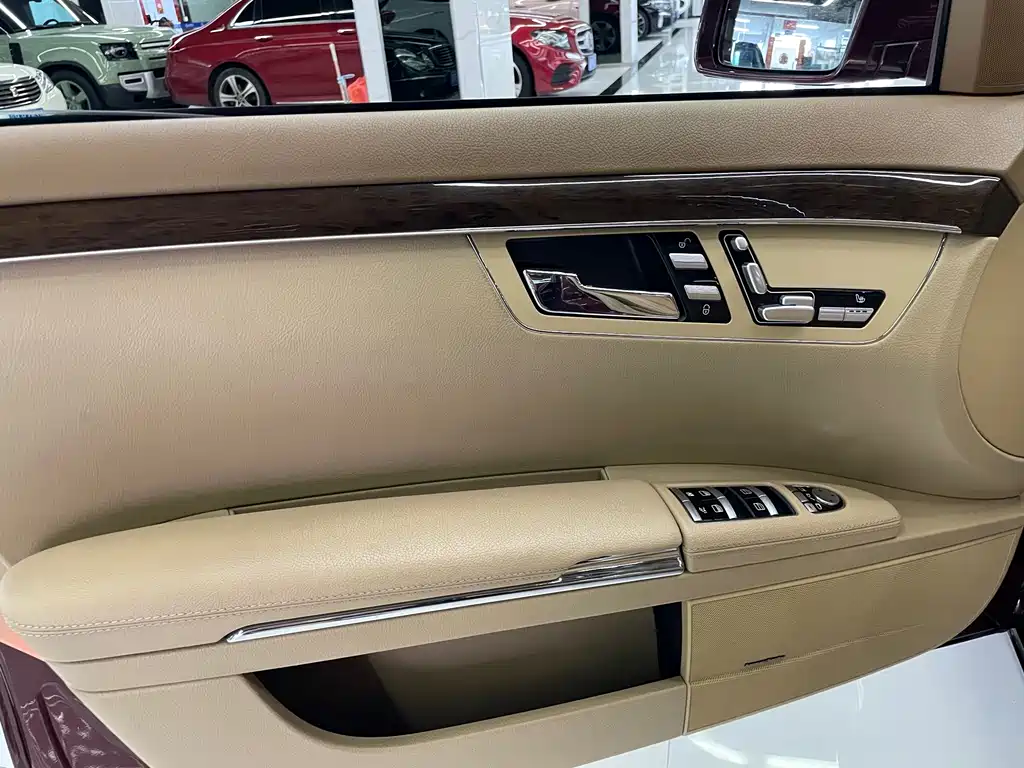 Mercedes-Benz S-Class — миниатюра 34
