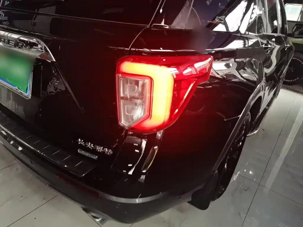 Ford Explorer — миниатюра 8
