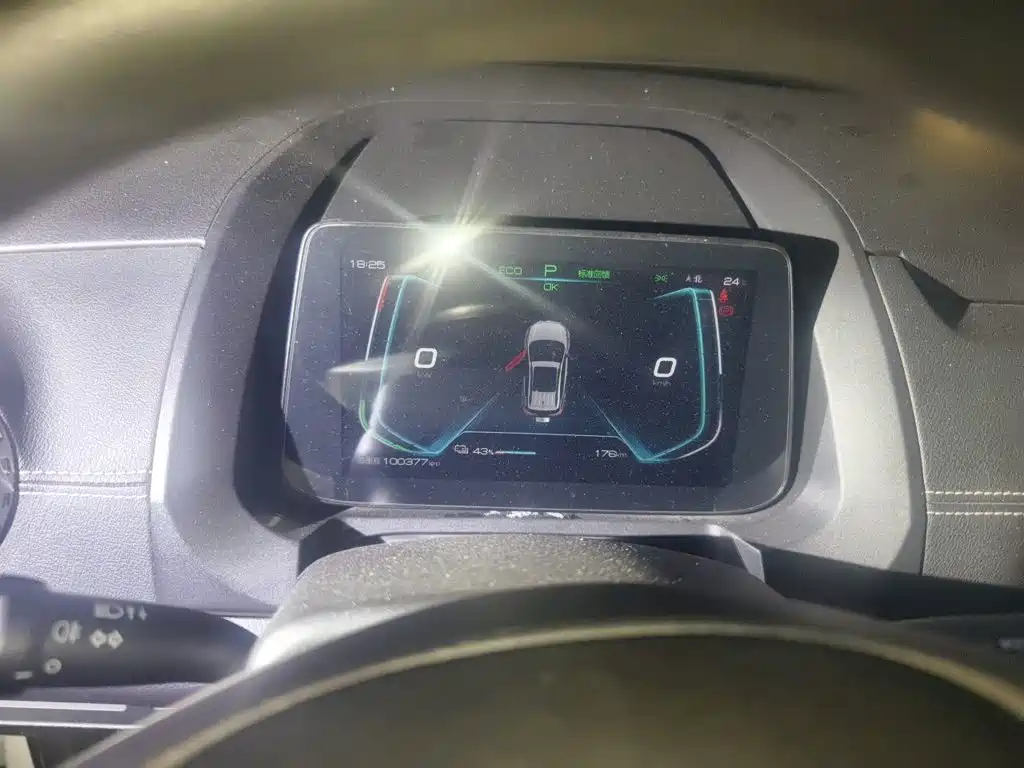BYD Yuan EV — миниатюра 7