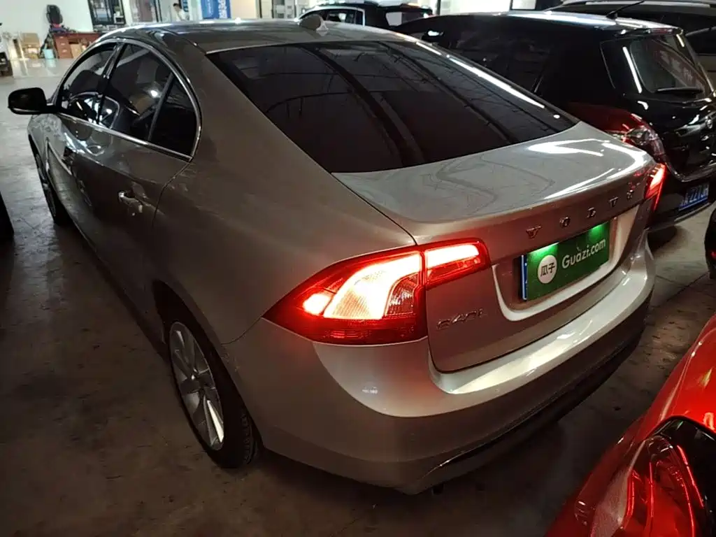 Volvo S60 — миниатюра 5