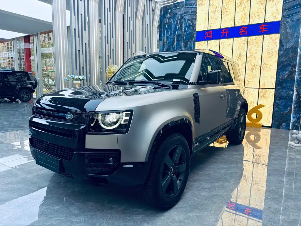 Land Rover Defender 2024