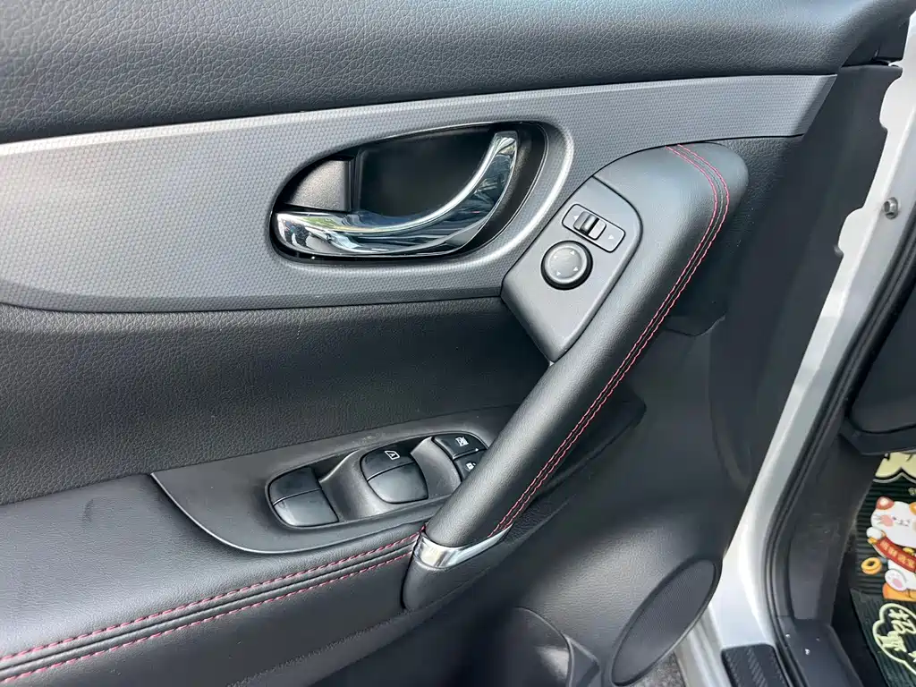 Nissan Qashqai — миниатюра 10