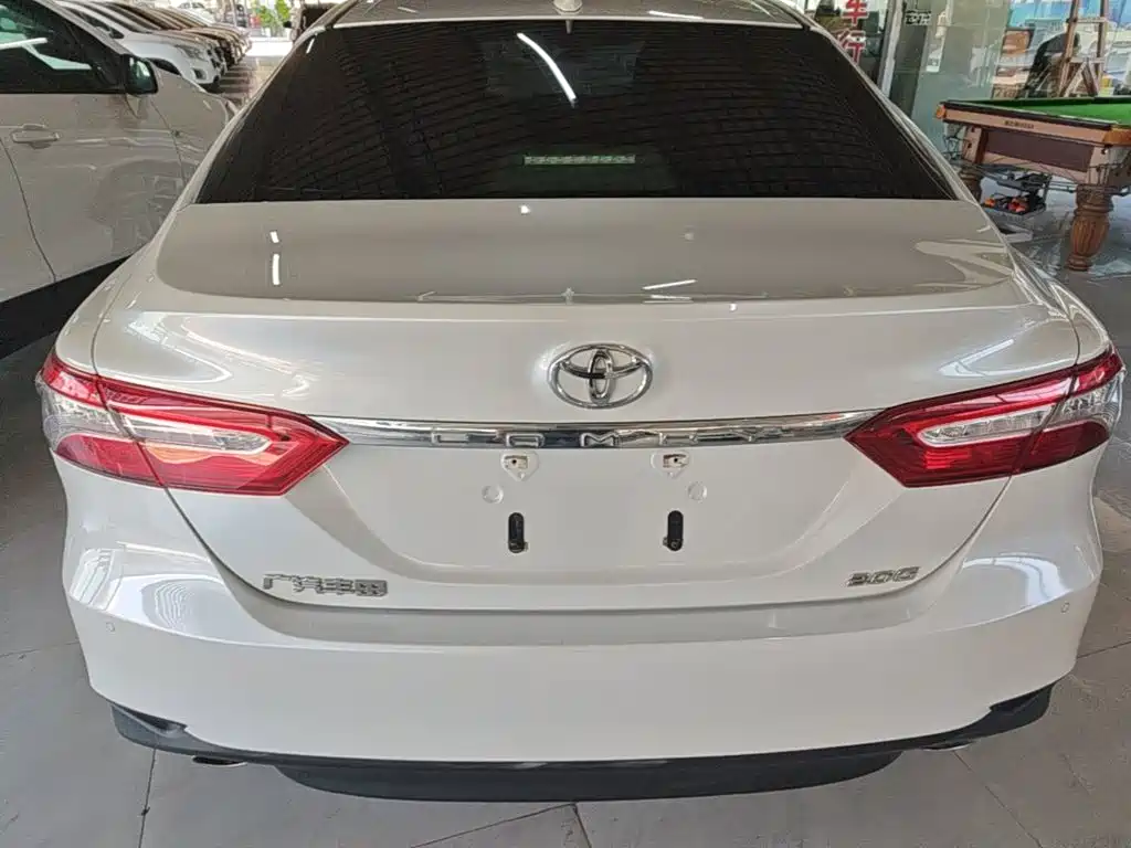 Toyota Camry — миниатюра 6