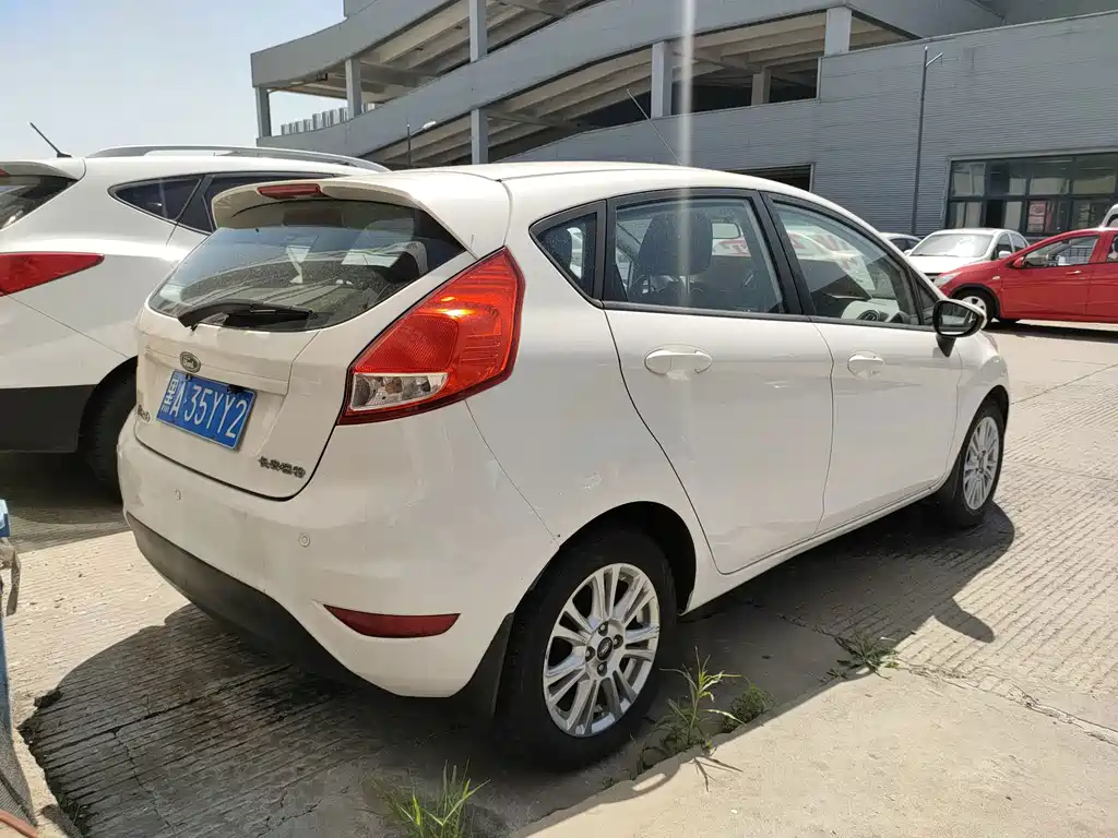 Ford Fiesta — миниатюра 5