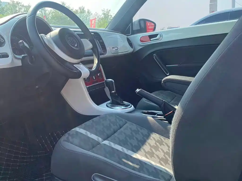 Volkswagen Beetle — миниатюра 7