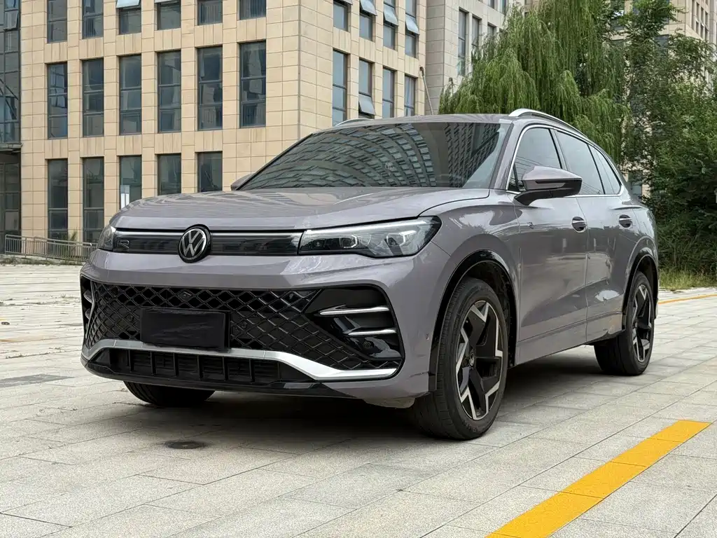 Volkswagen Tiguan L — миниатюра 3