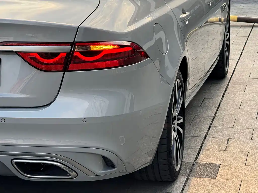 Jaguar XFL — миниатюра 15