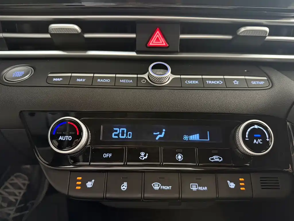 Hyundai Elantra — миниатюра 12