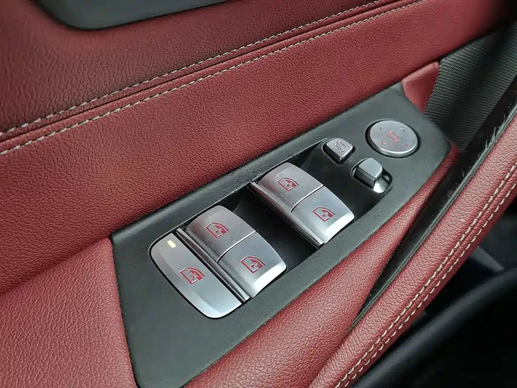 BMW 5 Series — миниатюра 22