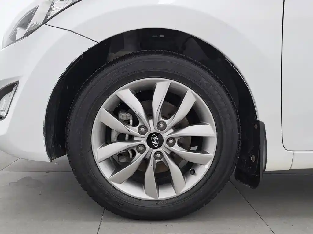 Hyundai Elantra Langdong — миниатюра 17