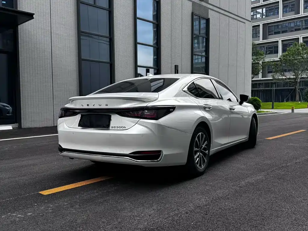 Lexus ES 2025 300h Premium