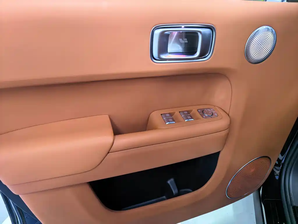 Li Auto Li L8 — миниатюра 4
