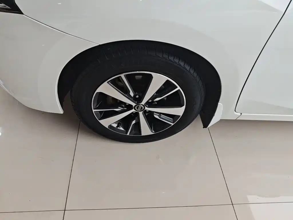 Nissan Bluebird — миниатюра 23