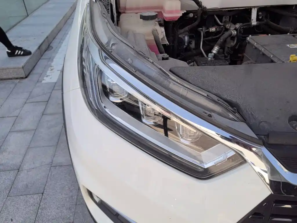 BYD Yuan EV — миниатюра 7