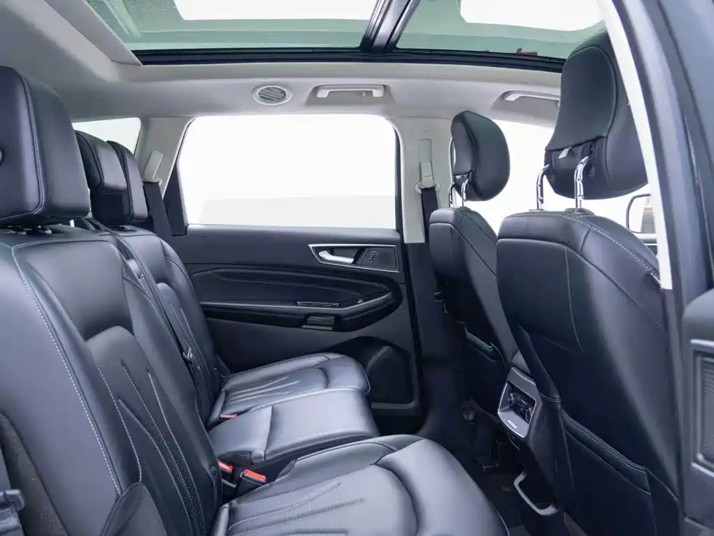 Ford Edge — миниатюра 10