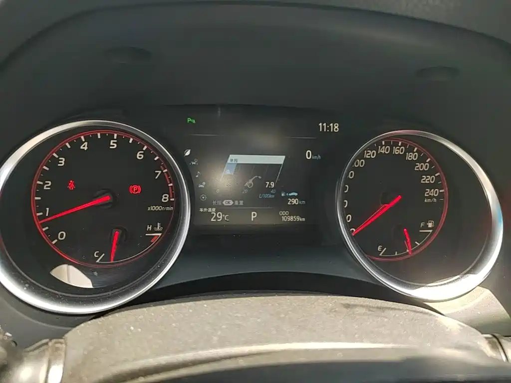 Toyota Camry — миниатюра 12