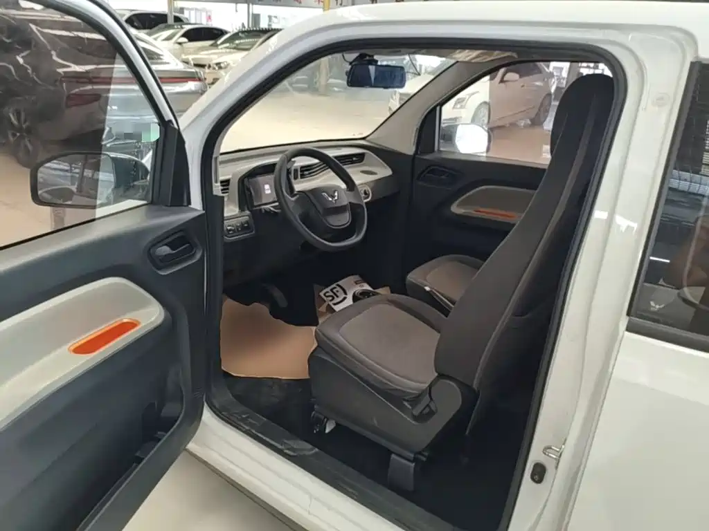 Wuling MINIEV — миниатюра 16