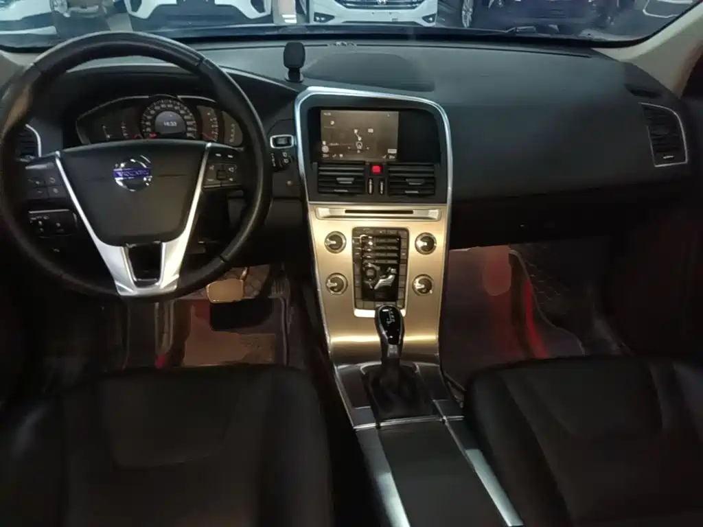Volvo XC60 — миниатюра 10