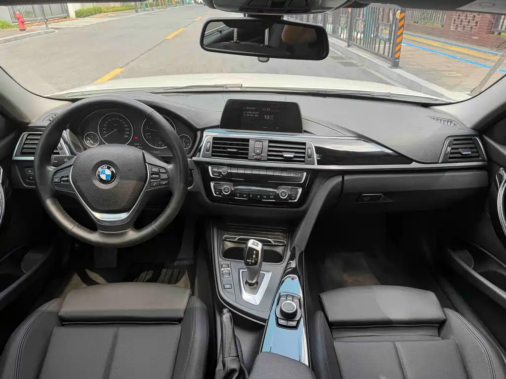 BMW 3 Series — миниатюра 13