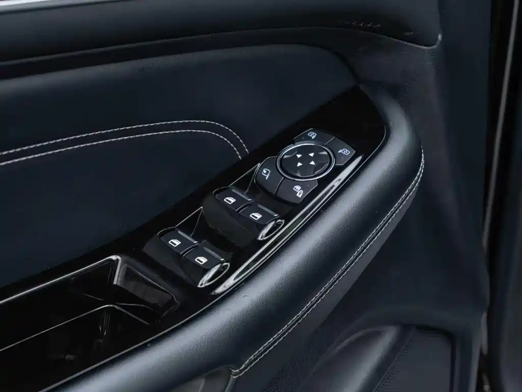 Ford Edge — миниатюра 28
