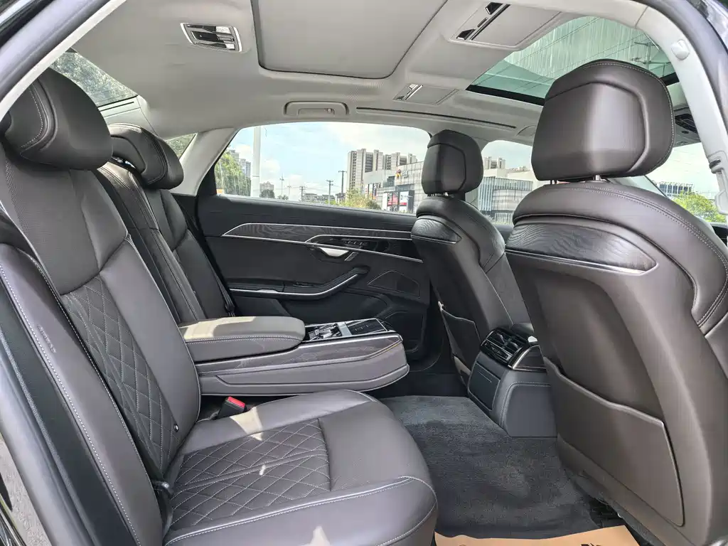 Audi A8 — миниатюра 11
