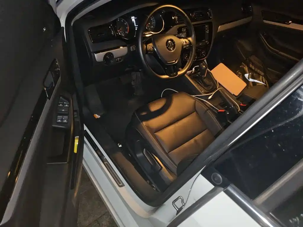Volkswagen Sagitar — миниатюра 17