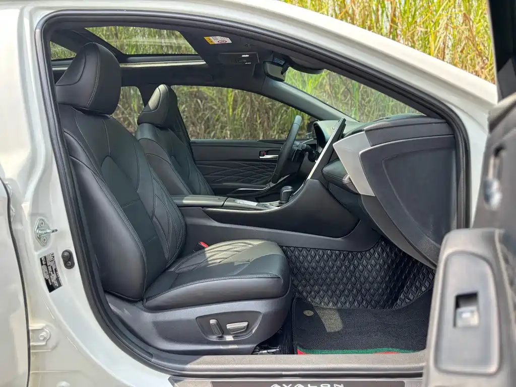 Toyota Avalon — миниатюра 10