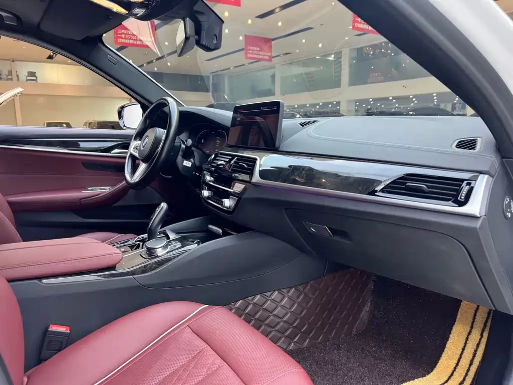 BMW 5 Series — миниатюра 23