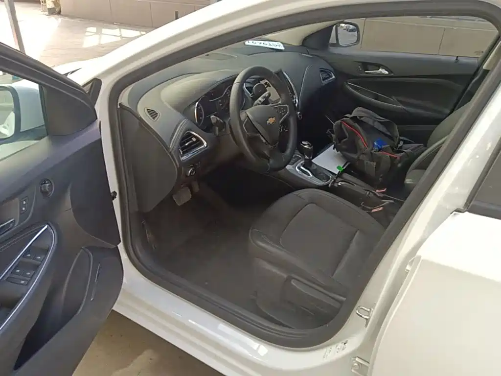 Chevrolet Cruze — миниатюра 16