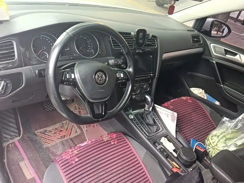 Volkswagen Golf EV — миниатюра 13