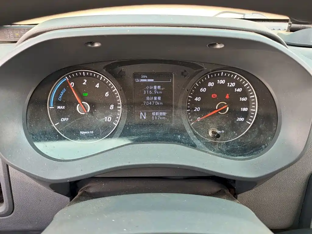 Wuling Yangguang — миниатюра 12