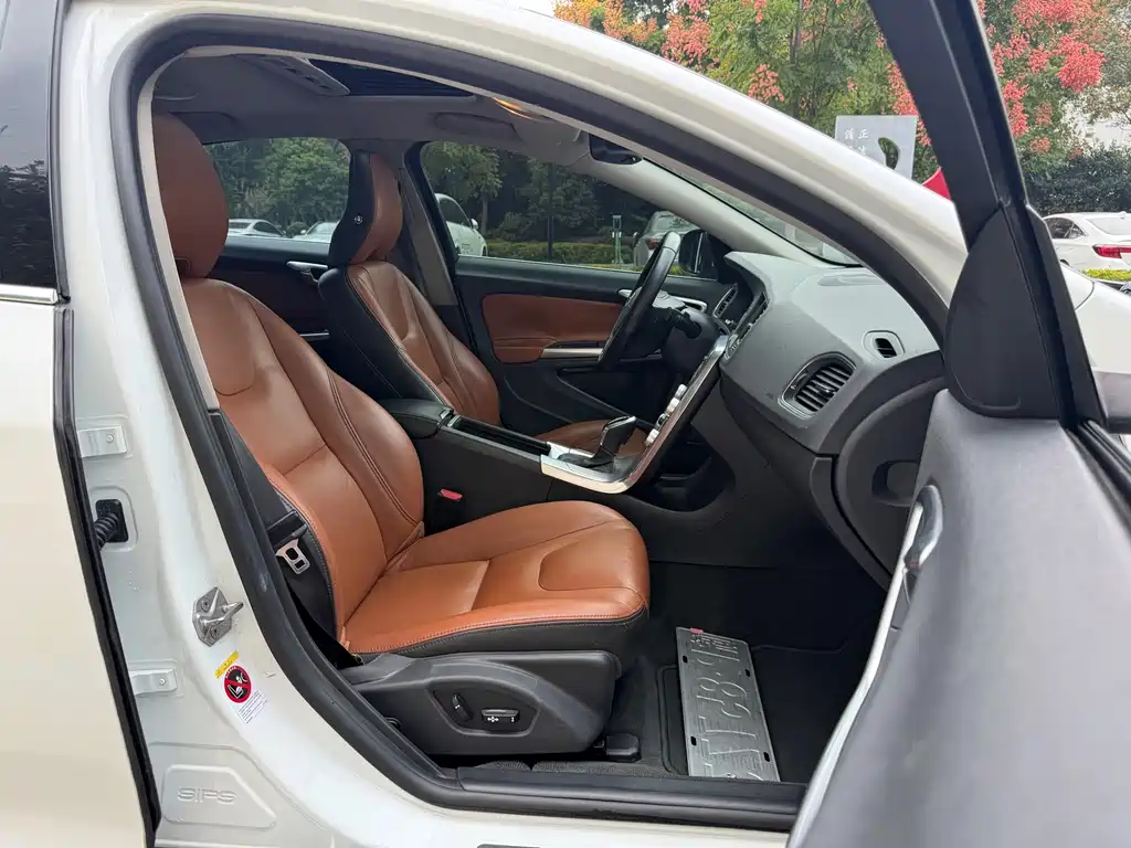 Volvo S60 — миниатюра 12