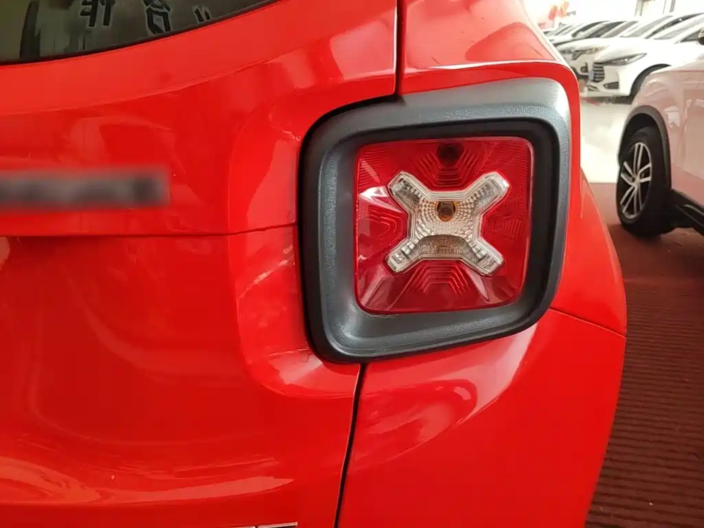 Jeep Renegade — миниатюра 8