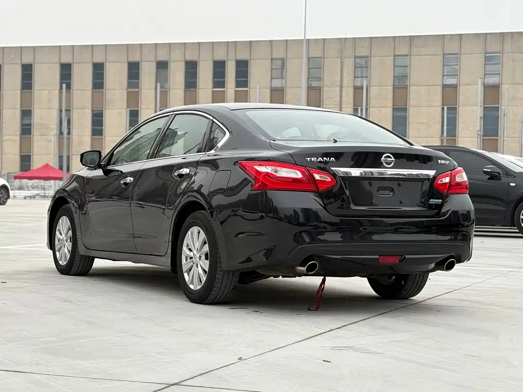 Nissan Teana — миниатюра 6