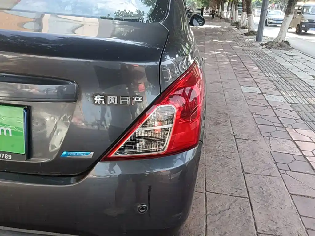 Nissan Sunny — миниатюра 8