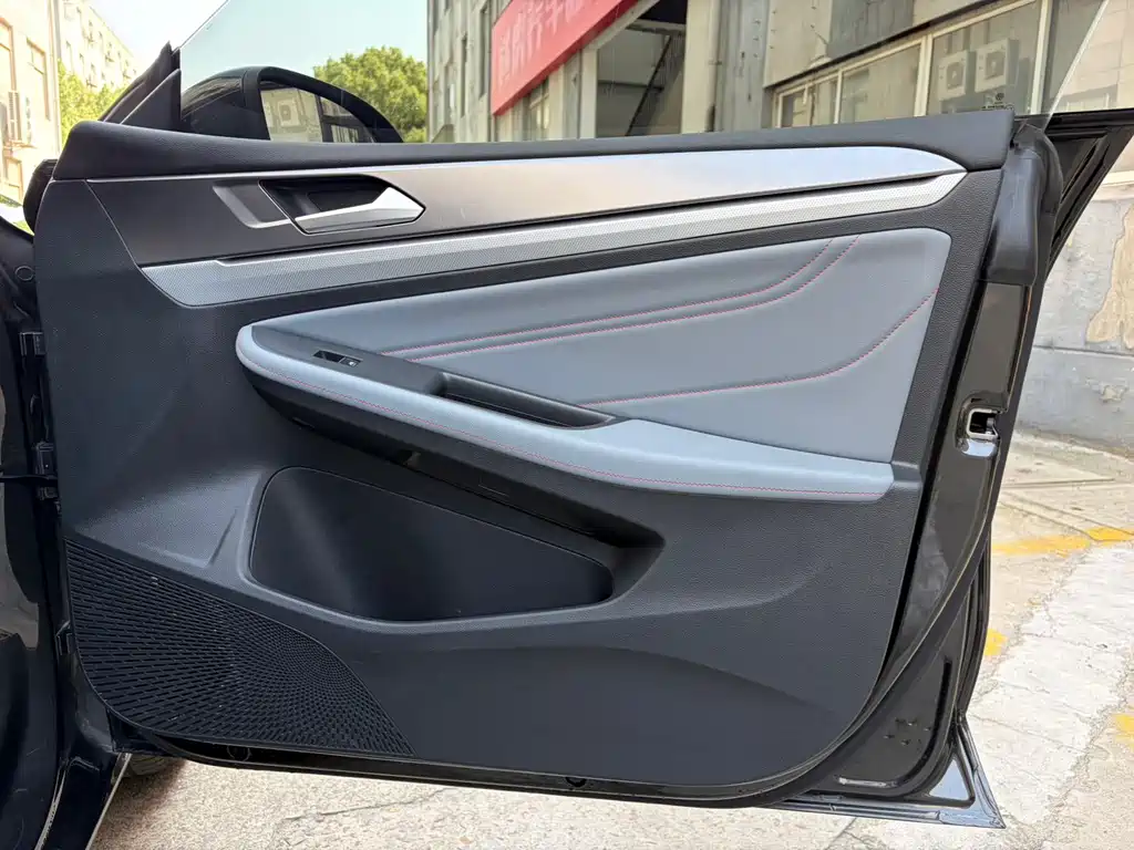 Volkswagen Lamando — миниатюра 19