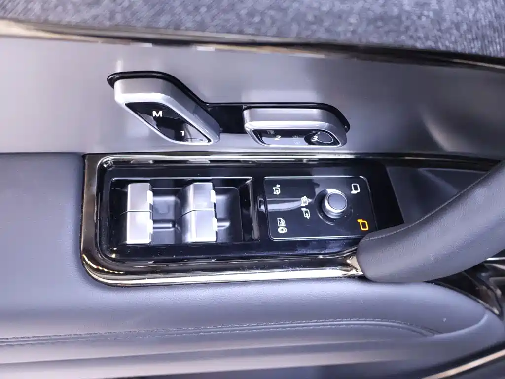 Land Rover Sport — миниатюра 17