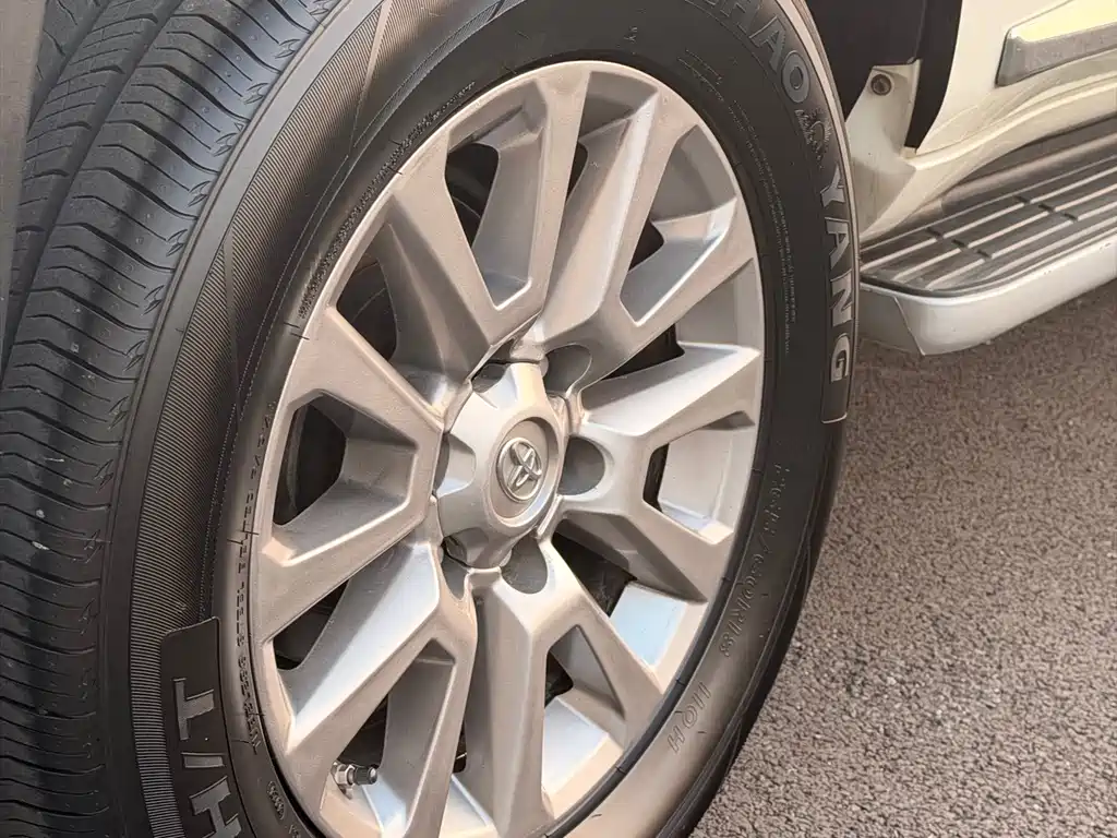 Toyota Prado — миниатюра 9